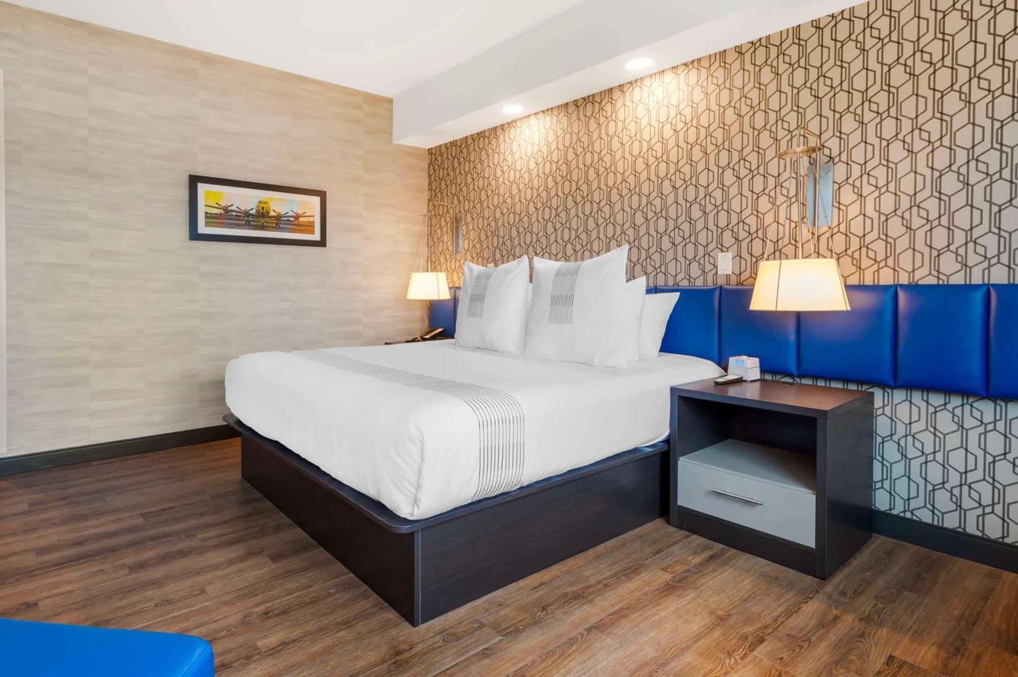 Glo Best Western Kanata Ottawa West Eksteriør billede